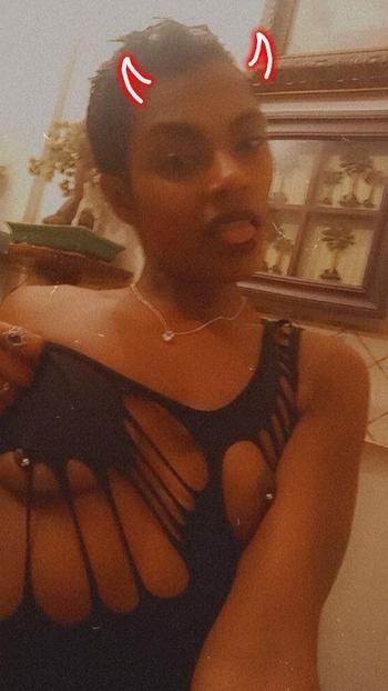 SHYy, 38  female escort, Washington