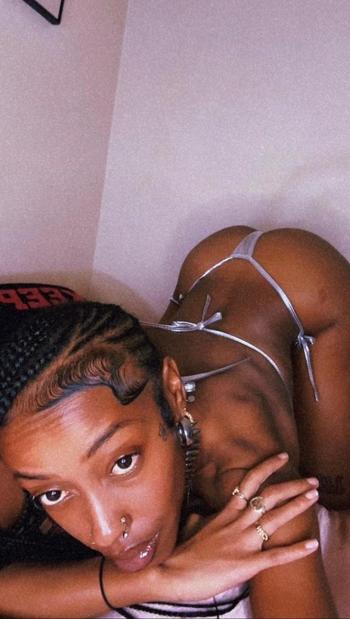 Lani, 23  female escort, Washington