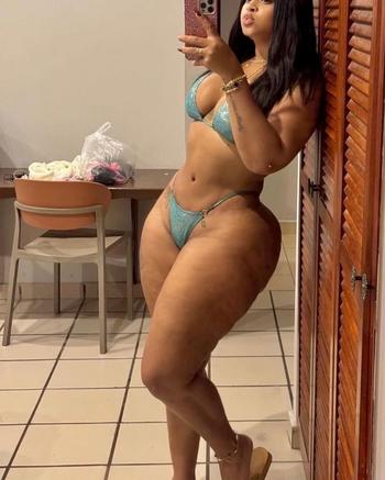 786-264-2928, 24  female escort, Washington