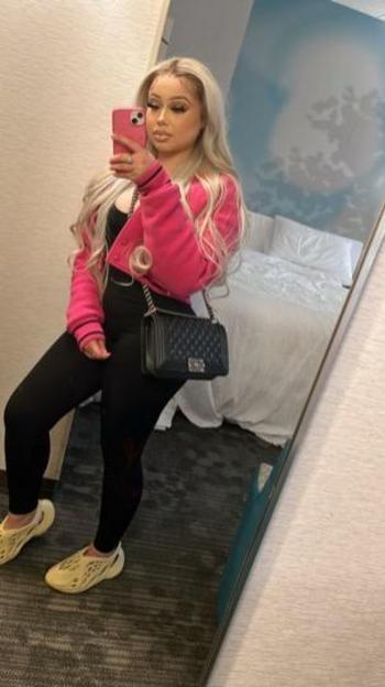 Autumn, 24  female escort, Washington