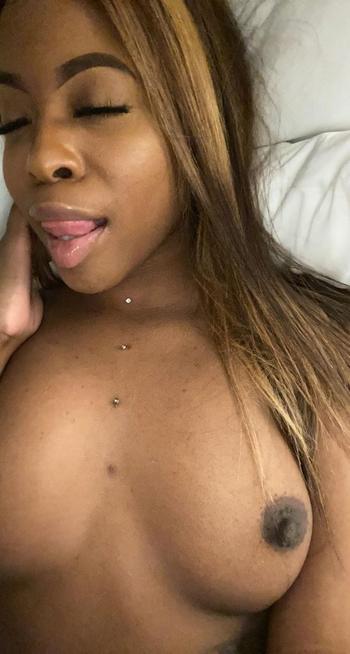 Tori, 25  female escort, Washington