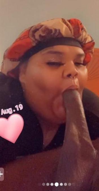 Yari, 26  female escort, Washington